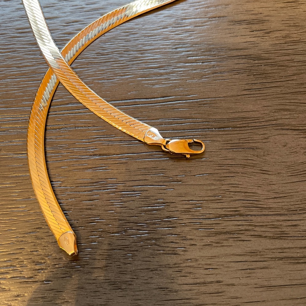 18 inch 14k yellow gold herringbone necklace - Picture 6 of 8